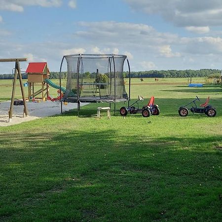 Comfort Safaritent 6 Pers En Mini Camping Zwiggelte Bagian luar foto