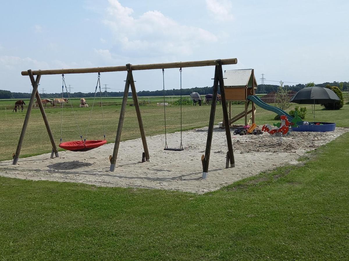 Comfort Safaritent 6 Pers En Mini Camping Zwiggelte Bagian luar foto