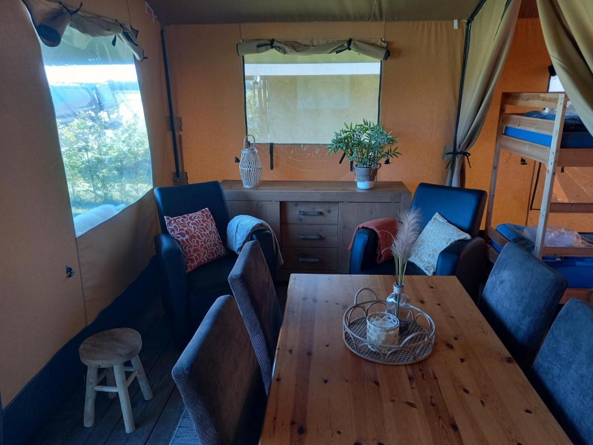 Comfort Safaritent 6 Pers En Mini Camping Zwiggelte Bagian luar foto