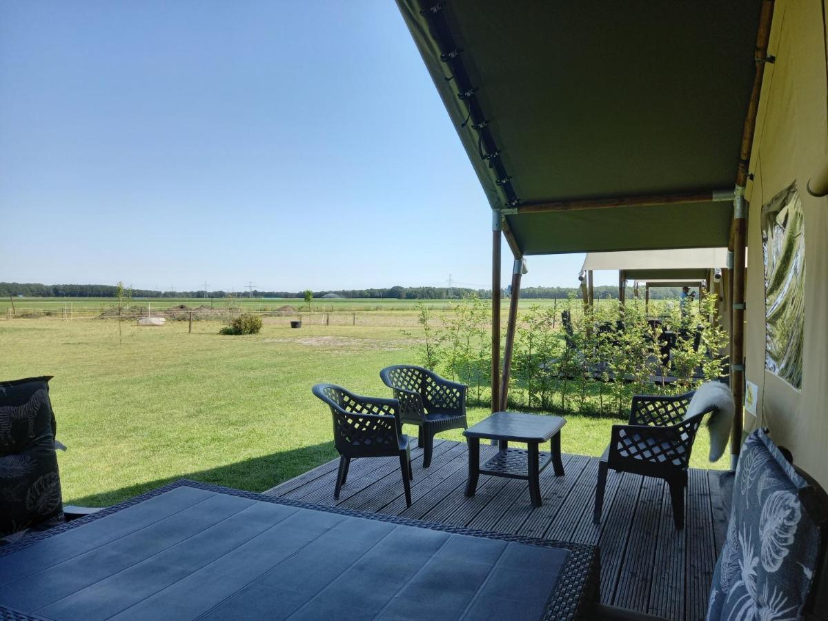 Comfort Safaritent 6 Pers En Mini Camping Zwiggelte Bagian luar foto